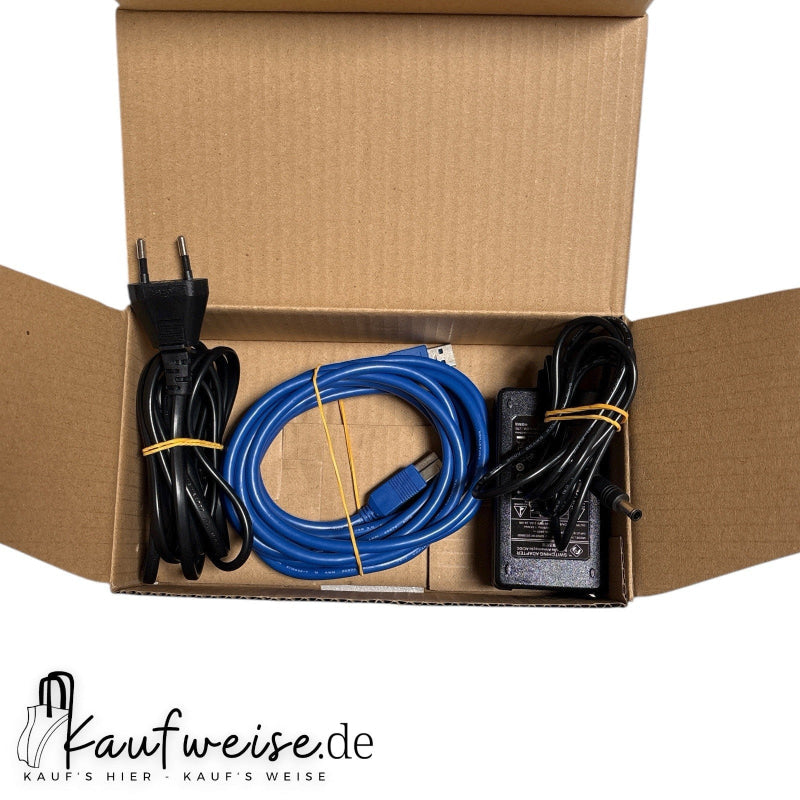 Offenes Karton mit Stromkabel Ethernetkabel und Netzadapter für HuddleCamHD HC10XGYG3C