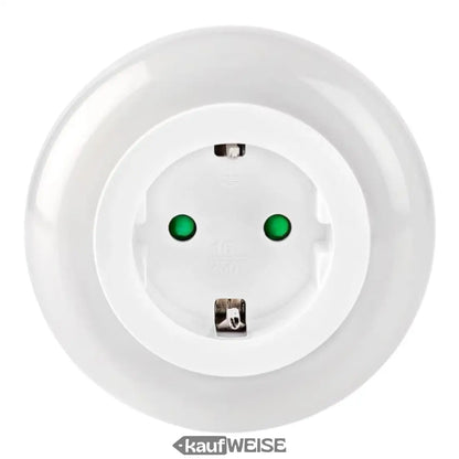 Weiße runde Steckdose am Nachtlicht mit Dämmerungssensor und Mehrfarben LED