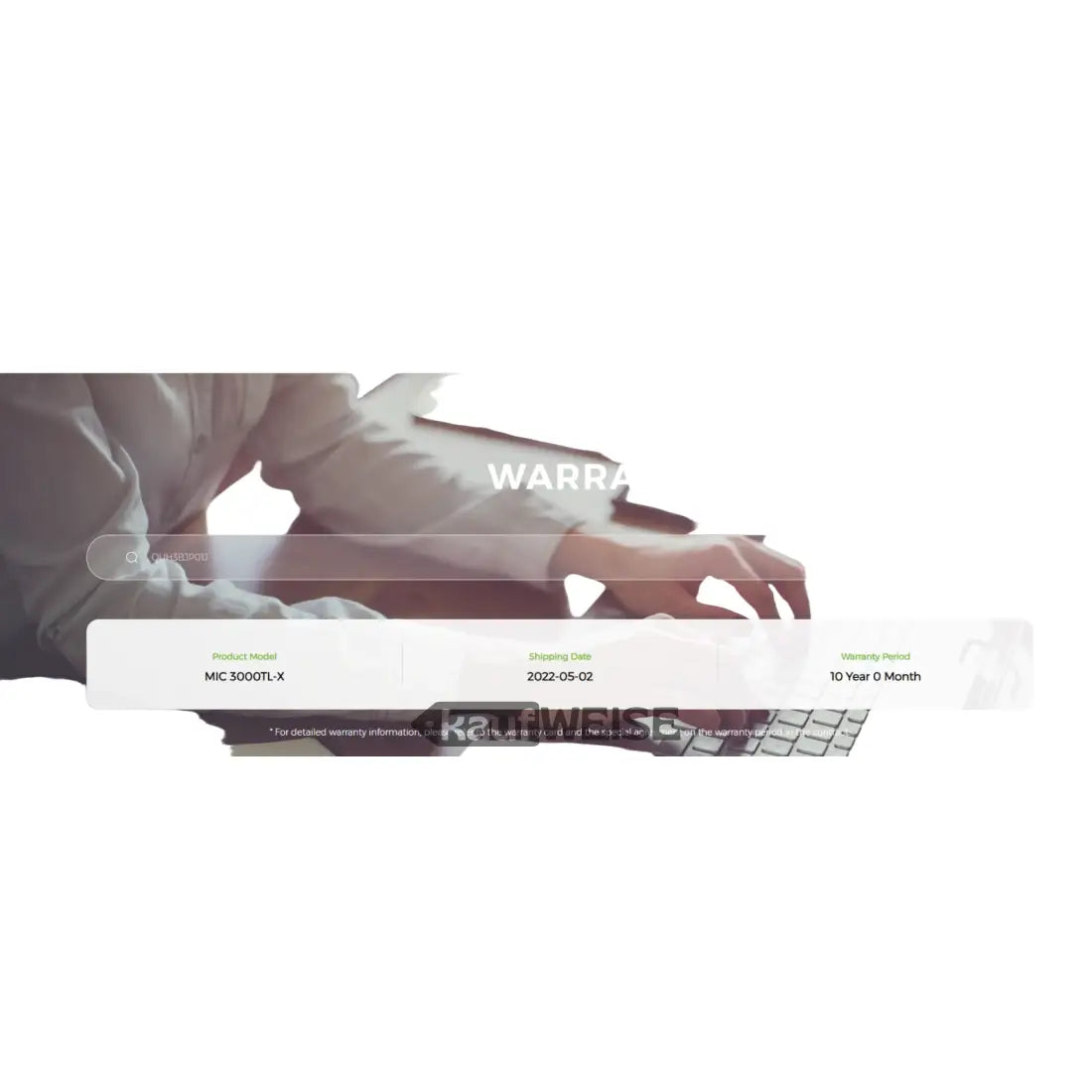 Silbernes Laptop mit schwarzer Tastatur und Bildschirm, Growatt MIC 3000TL-X Display